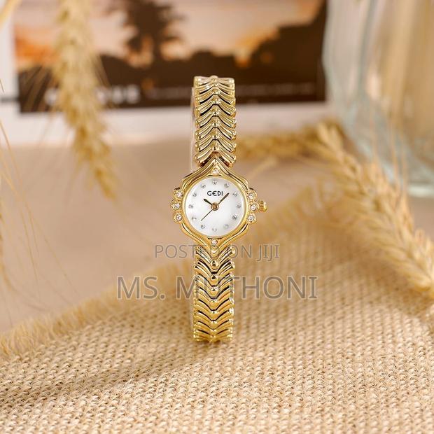 Mother of Pearl Dial Ladies Wrist Watch - thumbnail 4