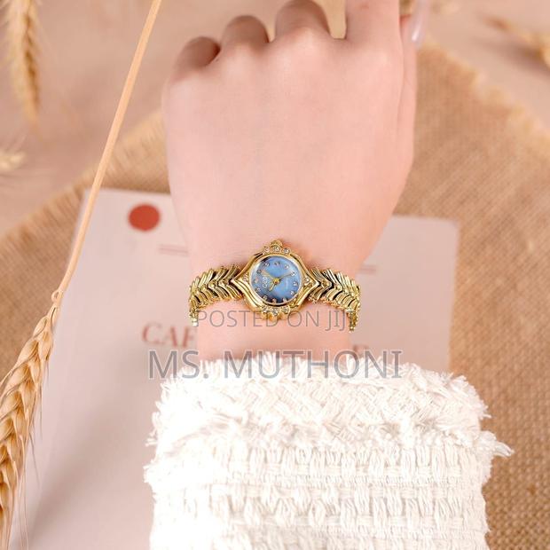Mother of Pearl Dial Ladies Wrist Watch - thumbnail 6