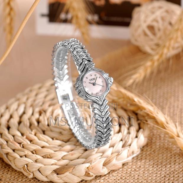 Mother of Pearl Dial Ladies Wrist Watch - thumbnail 5