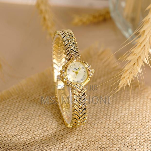 Mother of Pearl Dial Ladies Wrist Watch - thumbnail 2