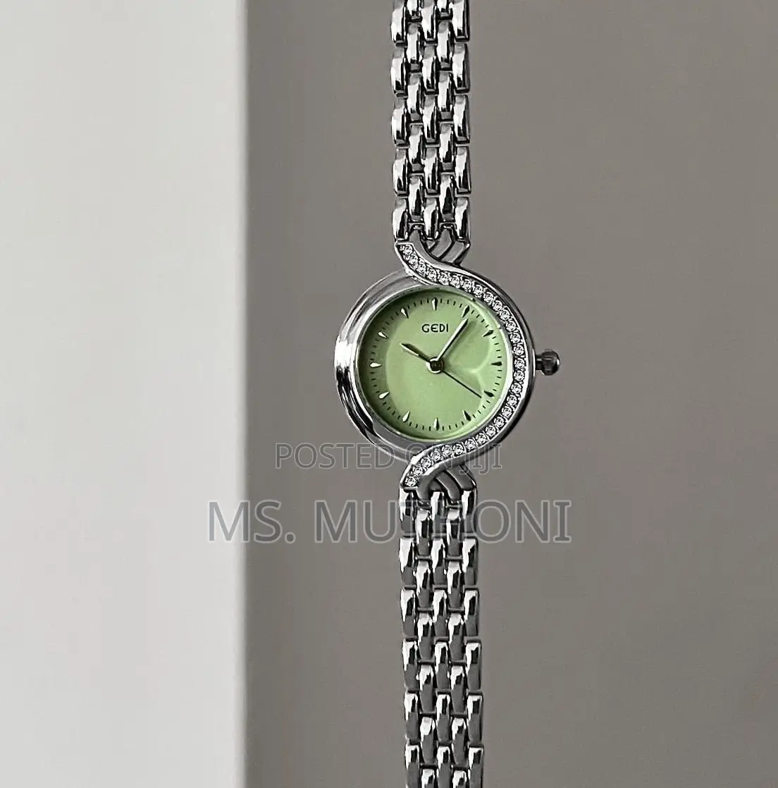 New Vintage Luxe Ladies Wrist Watch