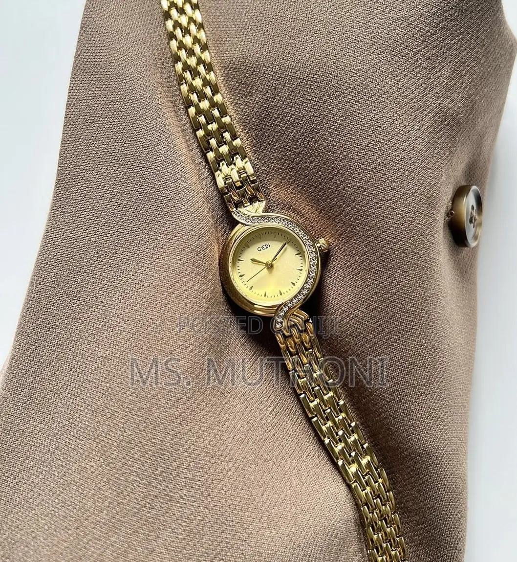 New Vintage Luxe Ladies Wrist Watch
