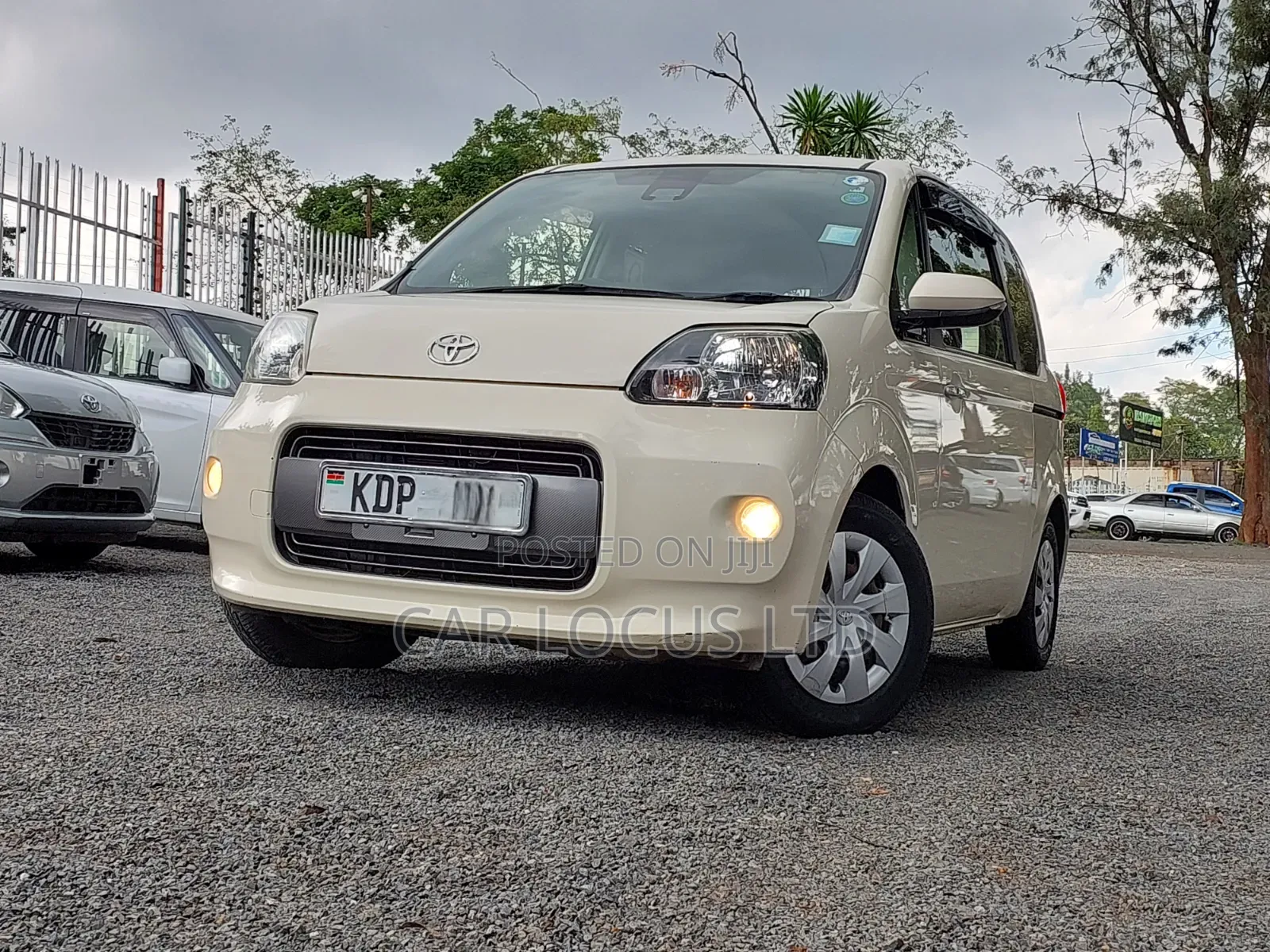 Toyota Porte 2017 Beige