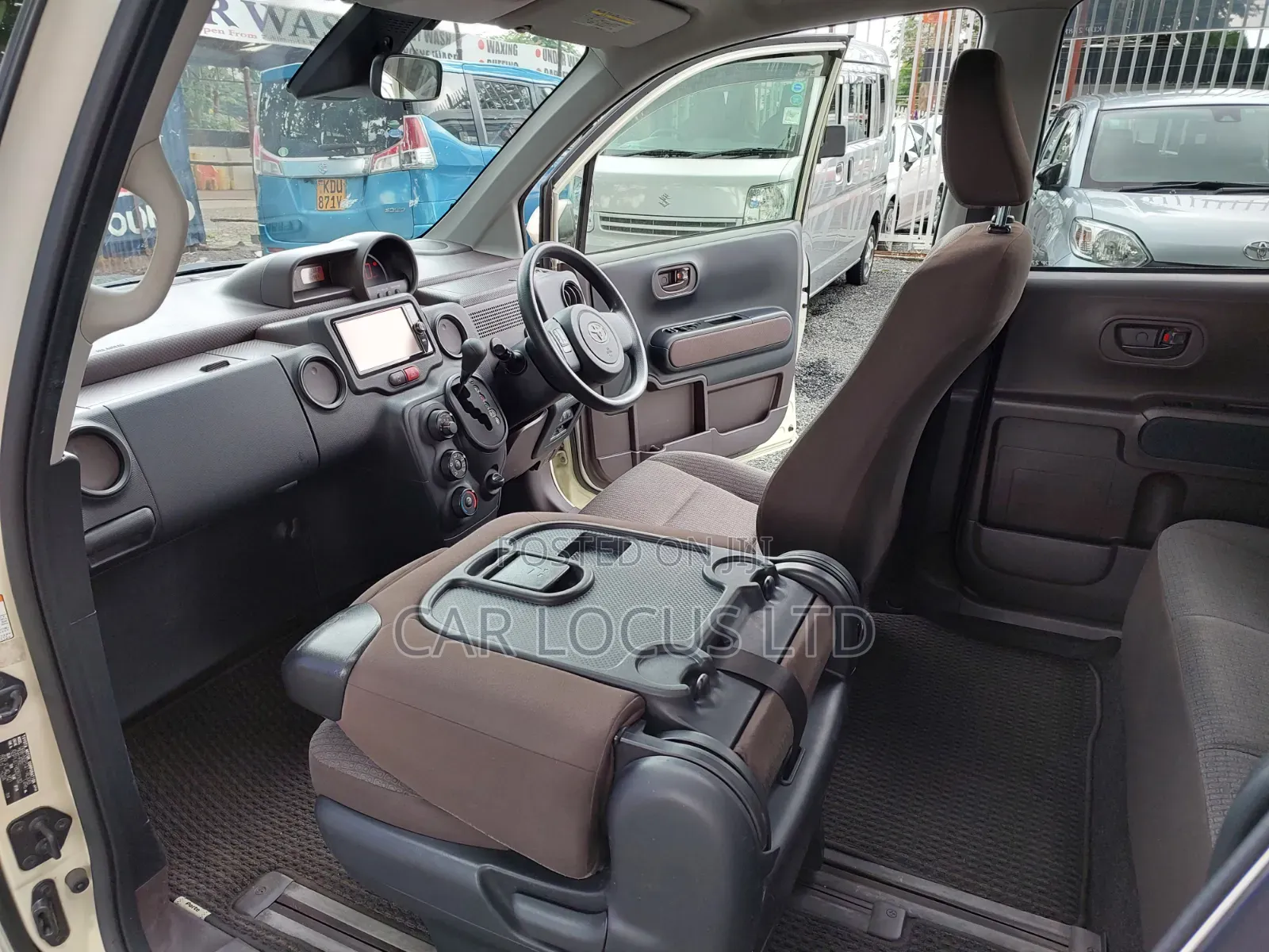 Toyota Porte 2017 Beige