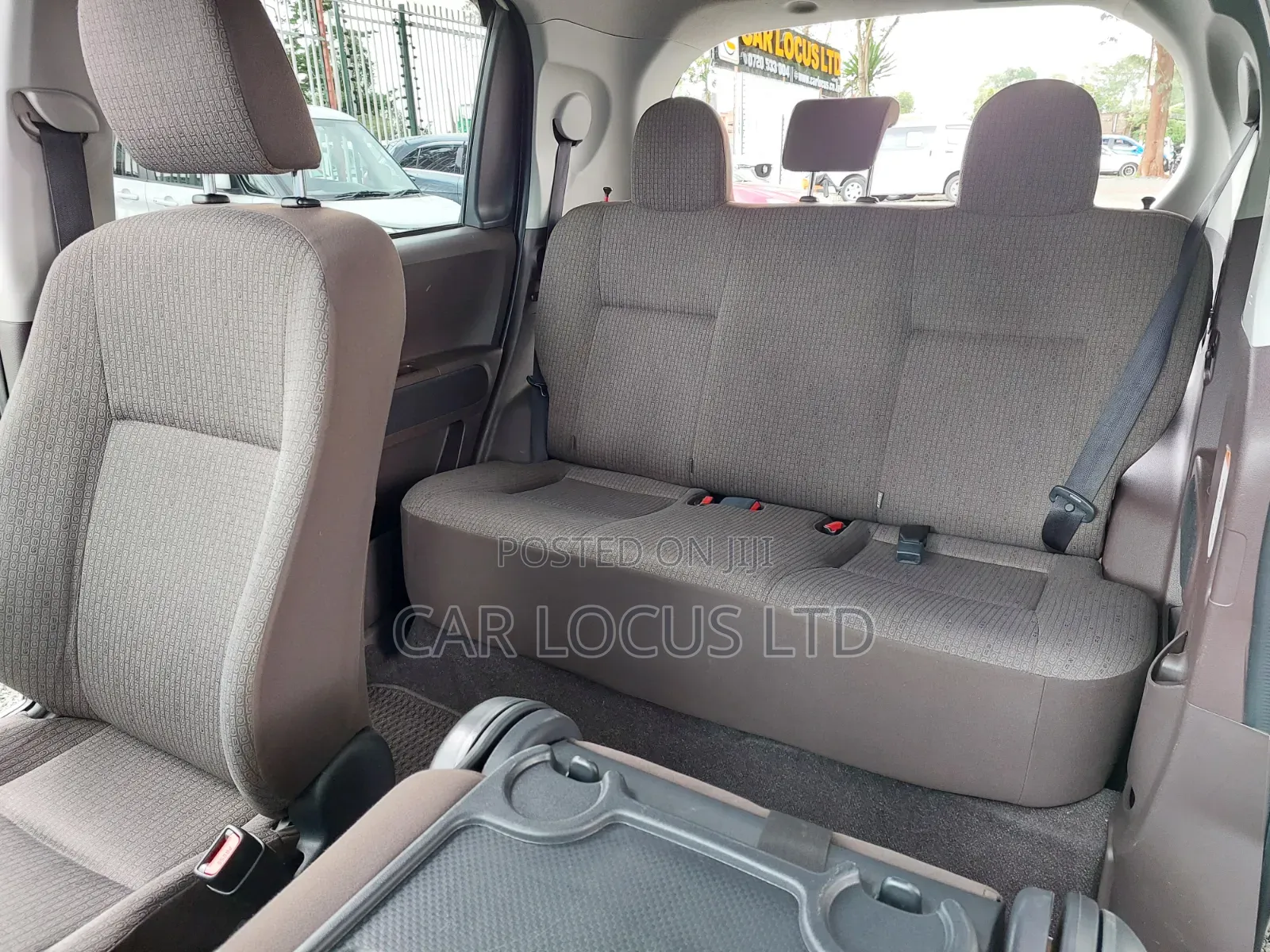Toyota Porte 2017 Beige