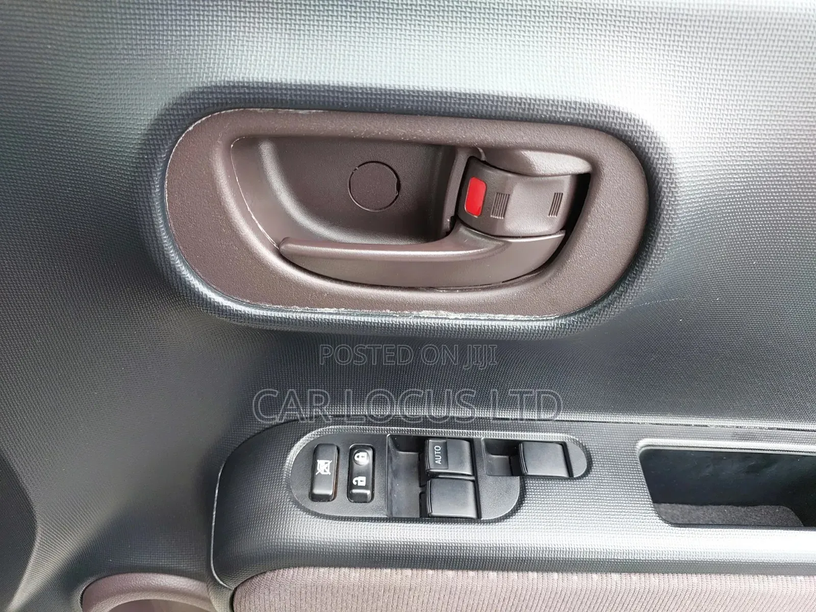 Toyota Porte 2017 Beige