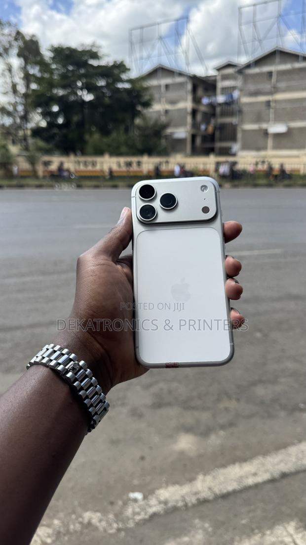 Apple iPhone 17 Pro Max 512 GB Silver - thumbnail 2