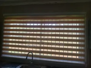 Stylish Window Glow With Horizontal Office Blinds
