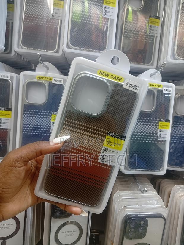 Carbon Fiber Protective Phone Case for the Apple iPhone 14 Pro Max. - thumbnail 2