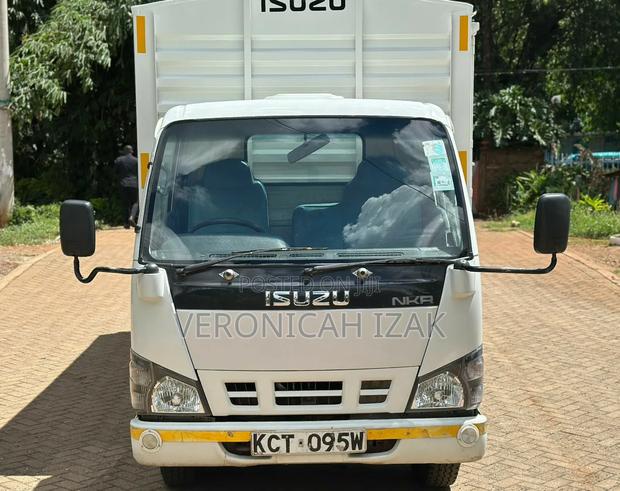Isuzu NKR 2018 - main view