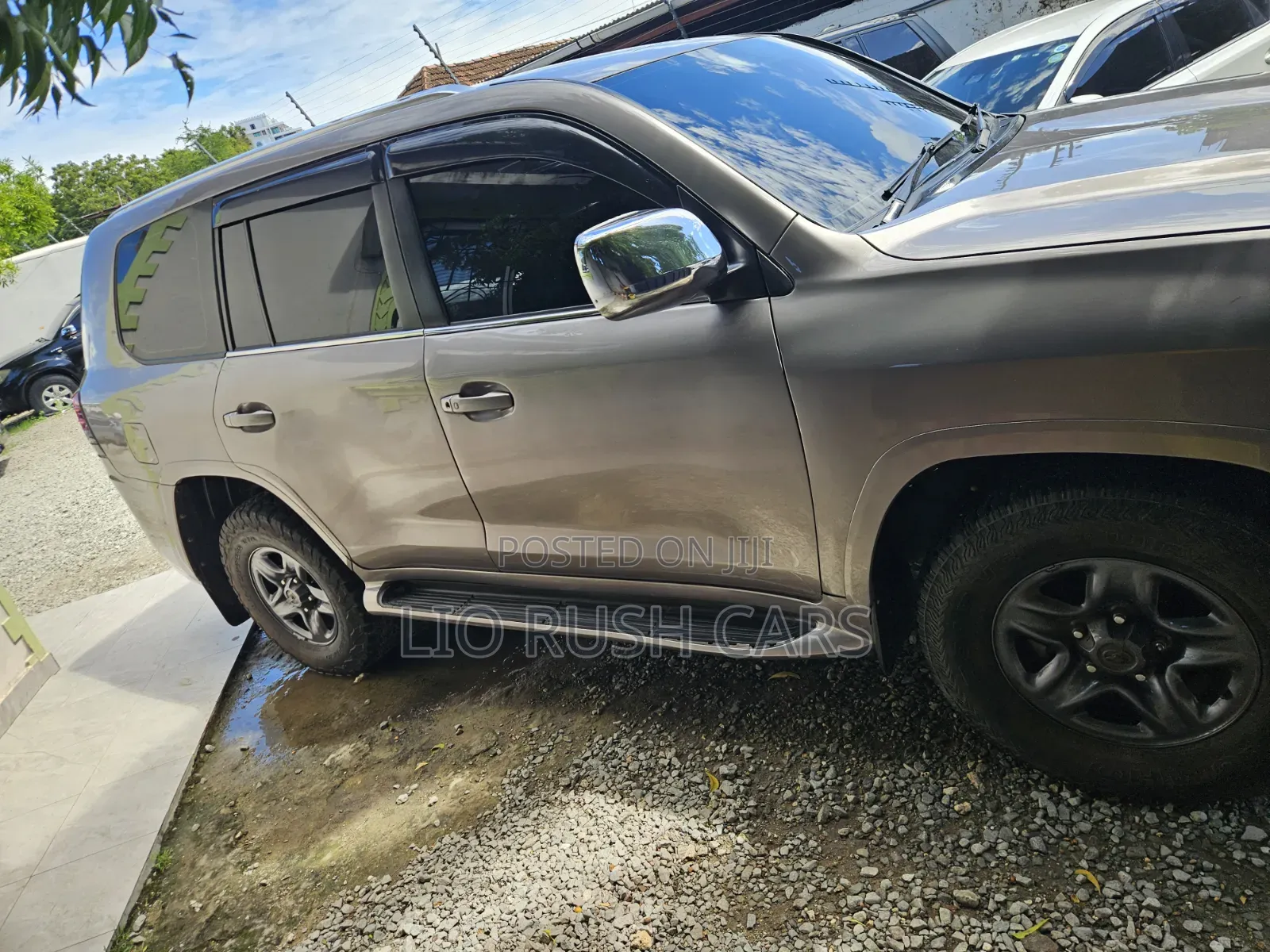 Toyota Land Cruiser 2012 Gold