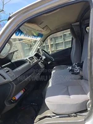Toyota HiAce 2013 Silver