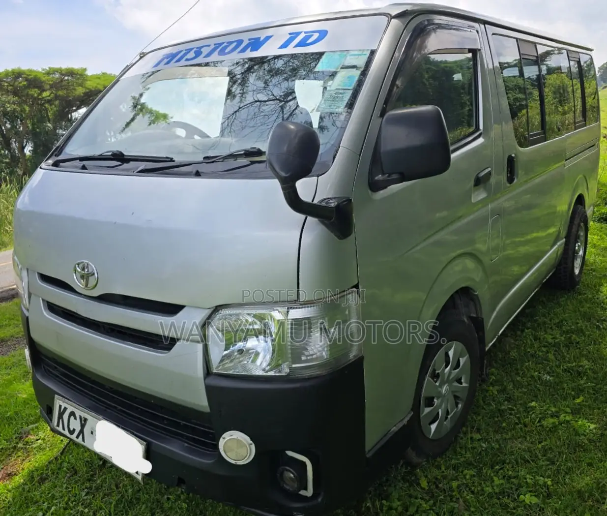 Toyota HiAce 2013 Silver