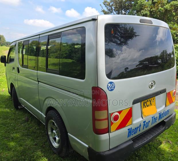 Toyota HiAce 2013 Silver - thumbnail 6