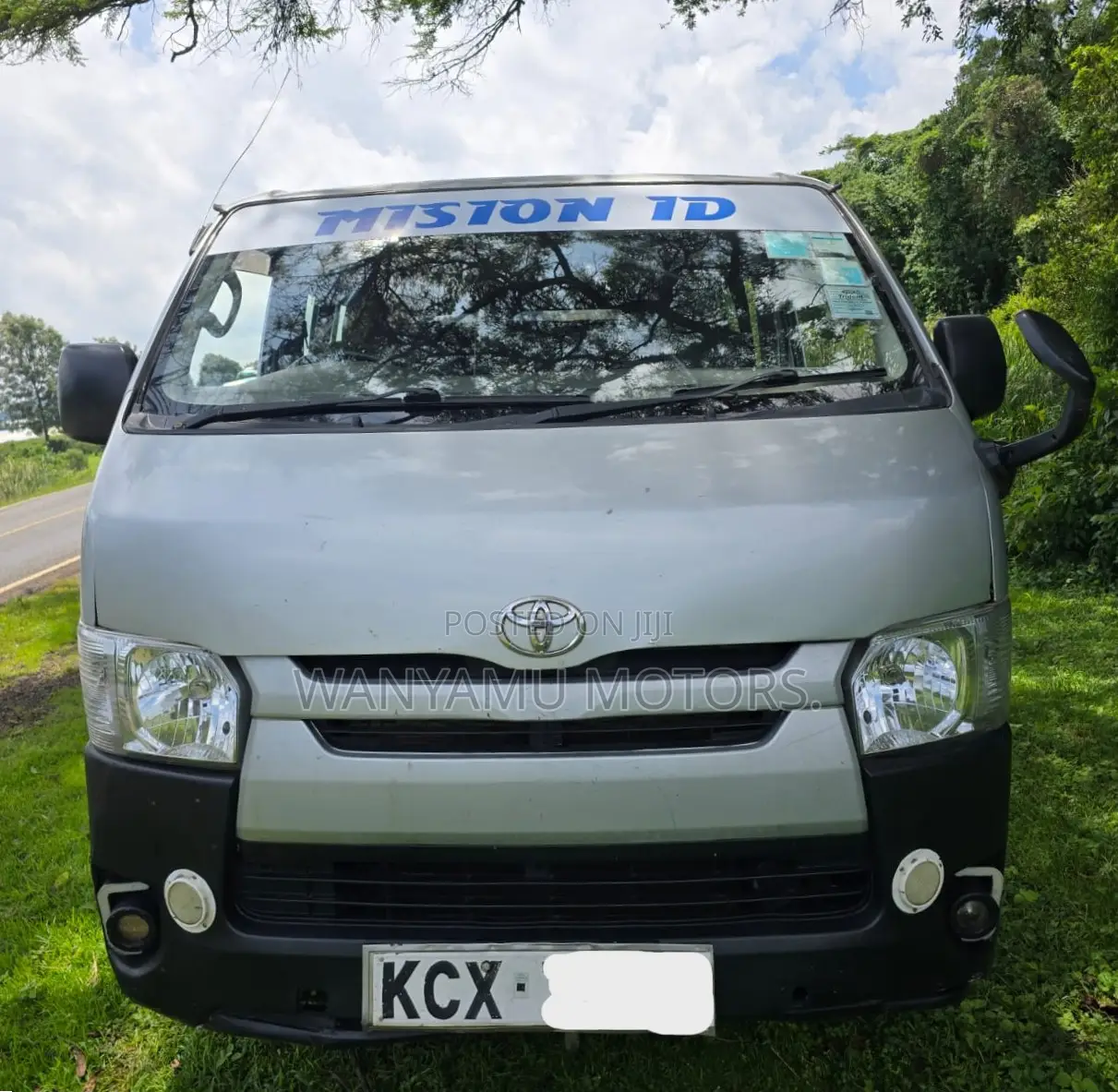 Toyota HiAce 2013 Silver