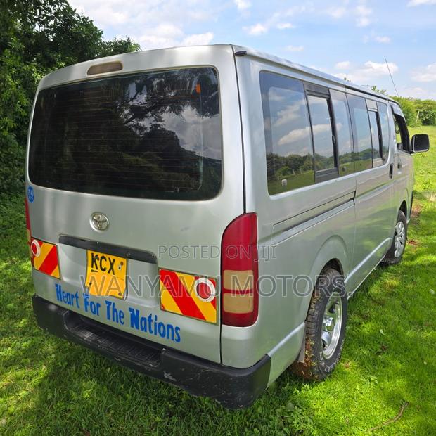 Toyota HiAce 2013 Silver - thumbnail 8