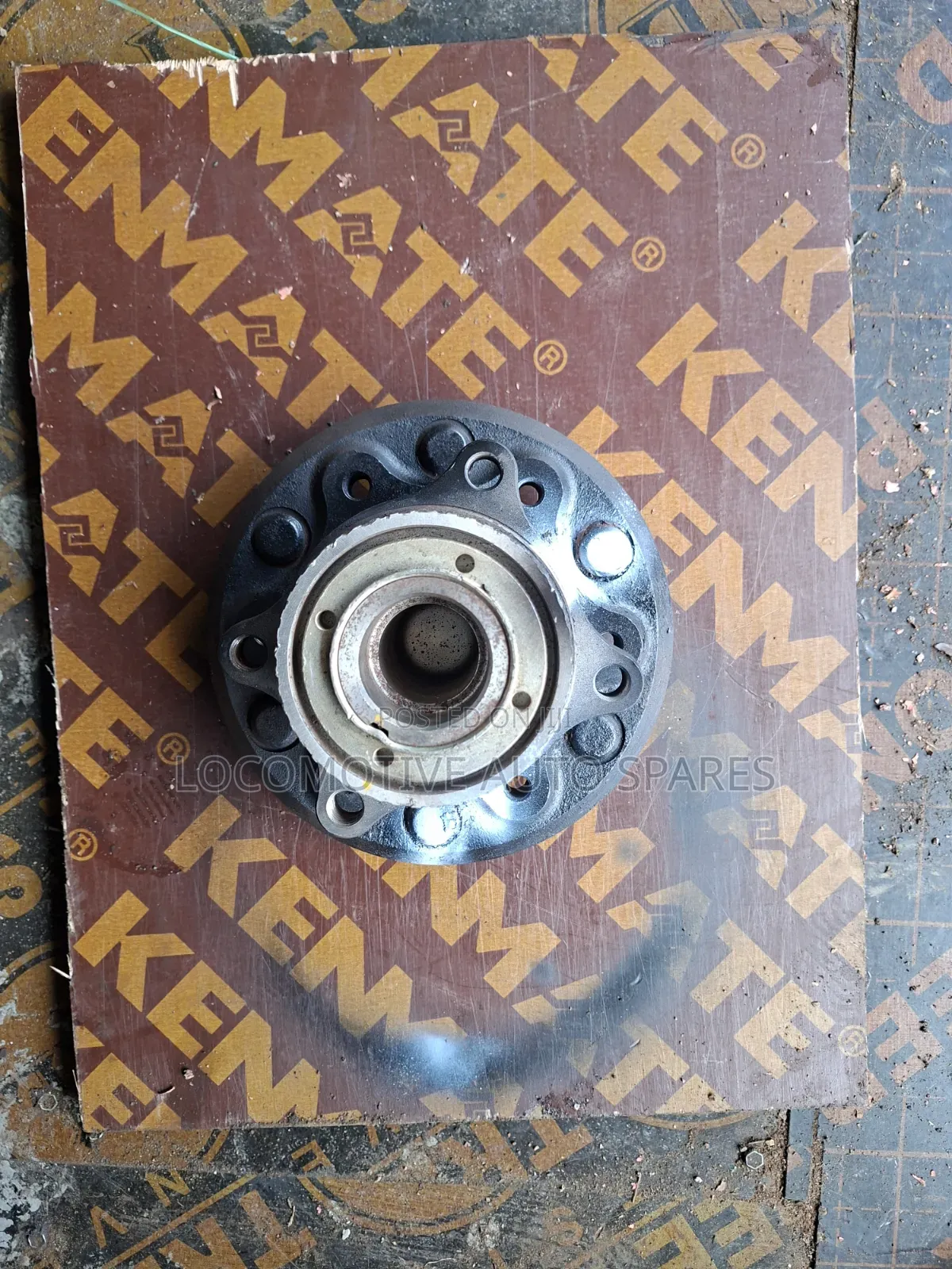 Front Hub Toyota 7l Hiace