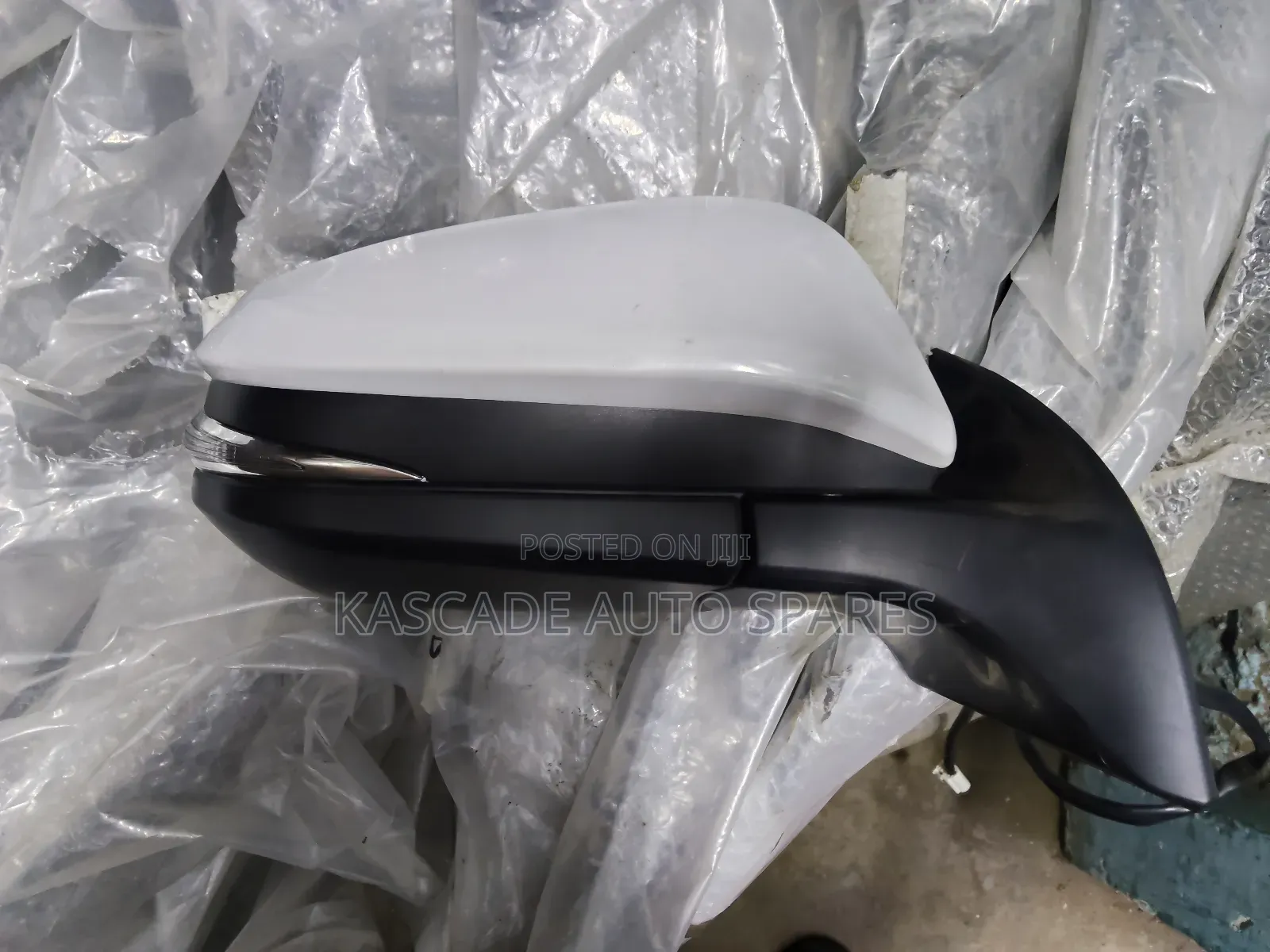 Side Mirror Noah Voxy New Model 2015 +