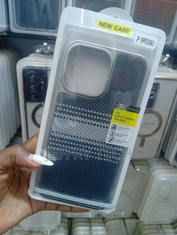 Aramid Fiber Phone Case for iPhone 15 Pro Max - thumbnail 2