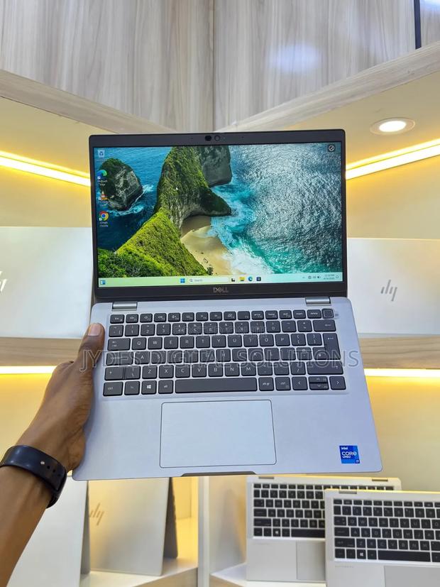 Laptop Dell Latitude 5320 16GB Intel Core i7 SSD 512GB