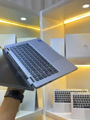 Laptop Dell Latitude 5320 16GB Intel Core i7 SSD 512GB