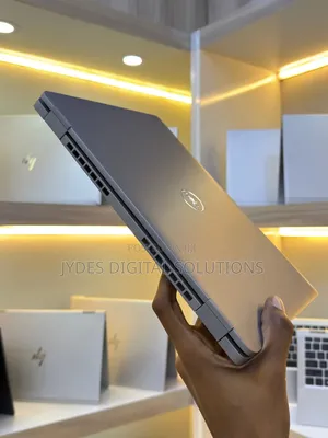 Laptop Dell Latitude 5320 16GB Intel Core i7 SSD 512GB