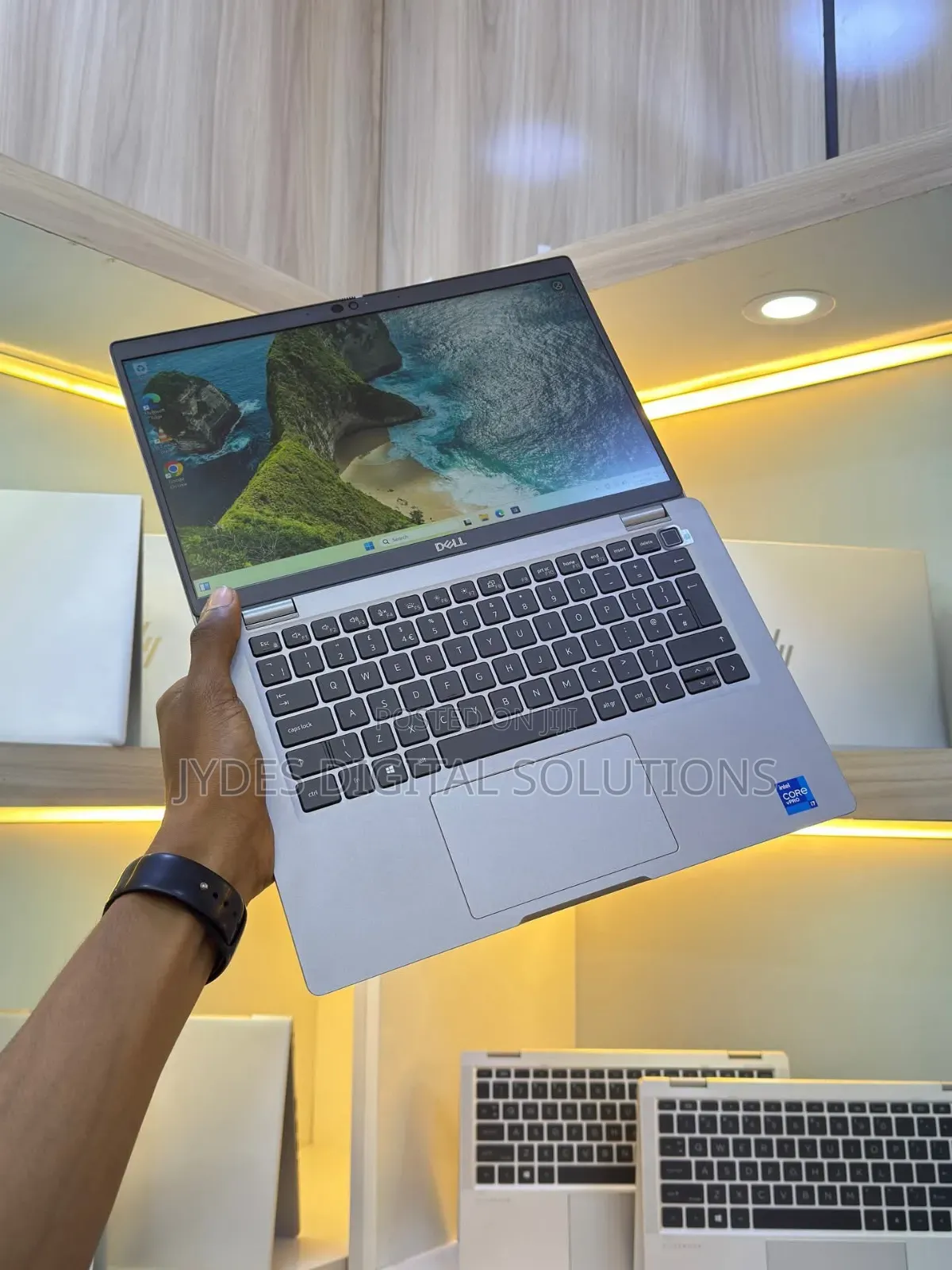 Laptop Dell Latitude 5320 16GB Intel Core i7 SSD 512GB
