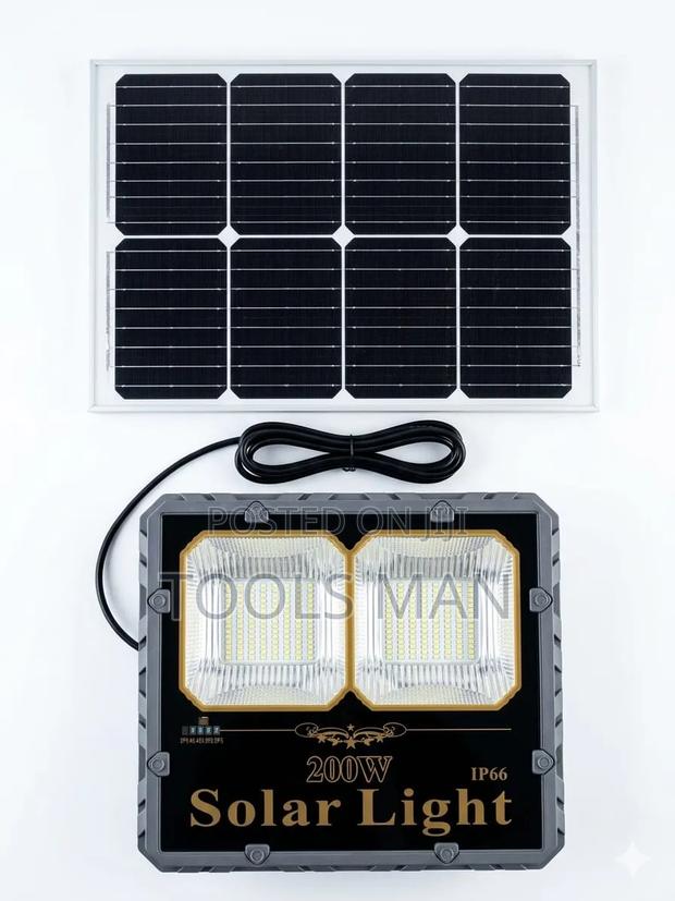 200w Solar Flood Light - Ip66 Waterproof Security Lamp.