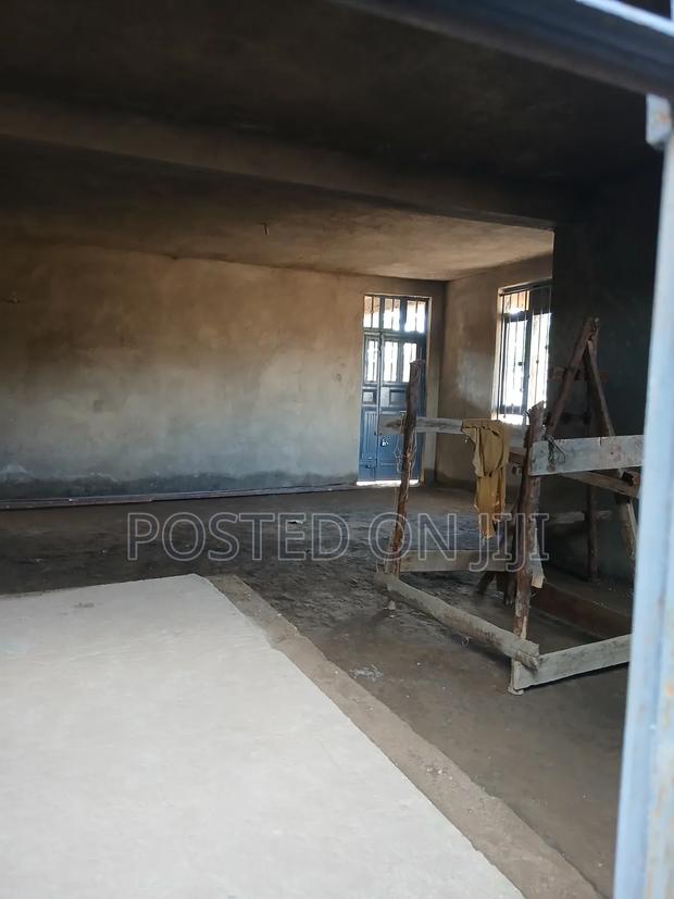 Plot With House For Sale - thumbnail 2