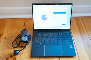Laptop HP Dragonfly G3 32GB Intel Core i7 SSD 512GB