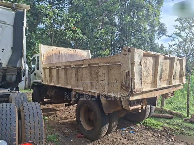 Isuzu FSR Tipper 2015 White - thumbnail 2