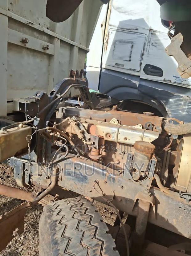 Isuzu FSR Tipper 2015 White - thumbnail 8