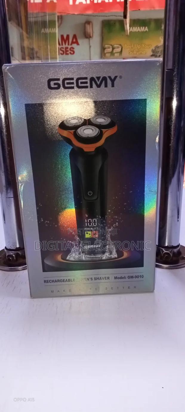 Gemmy Shaver