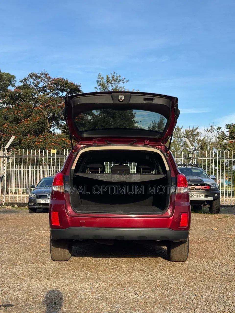 Subaru Outback 2.5i 2010 Maroon