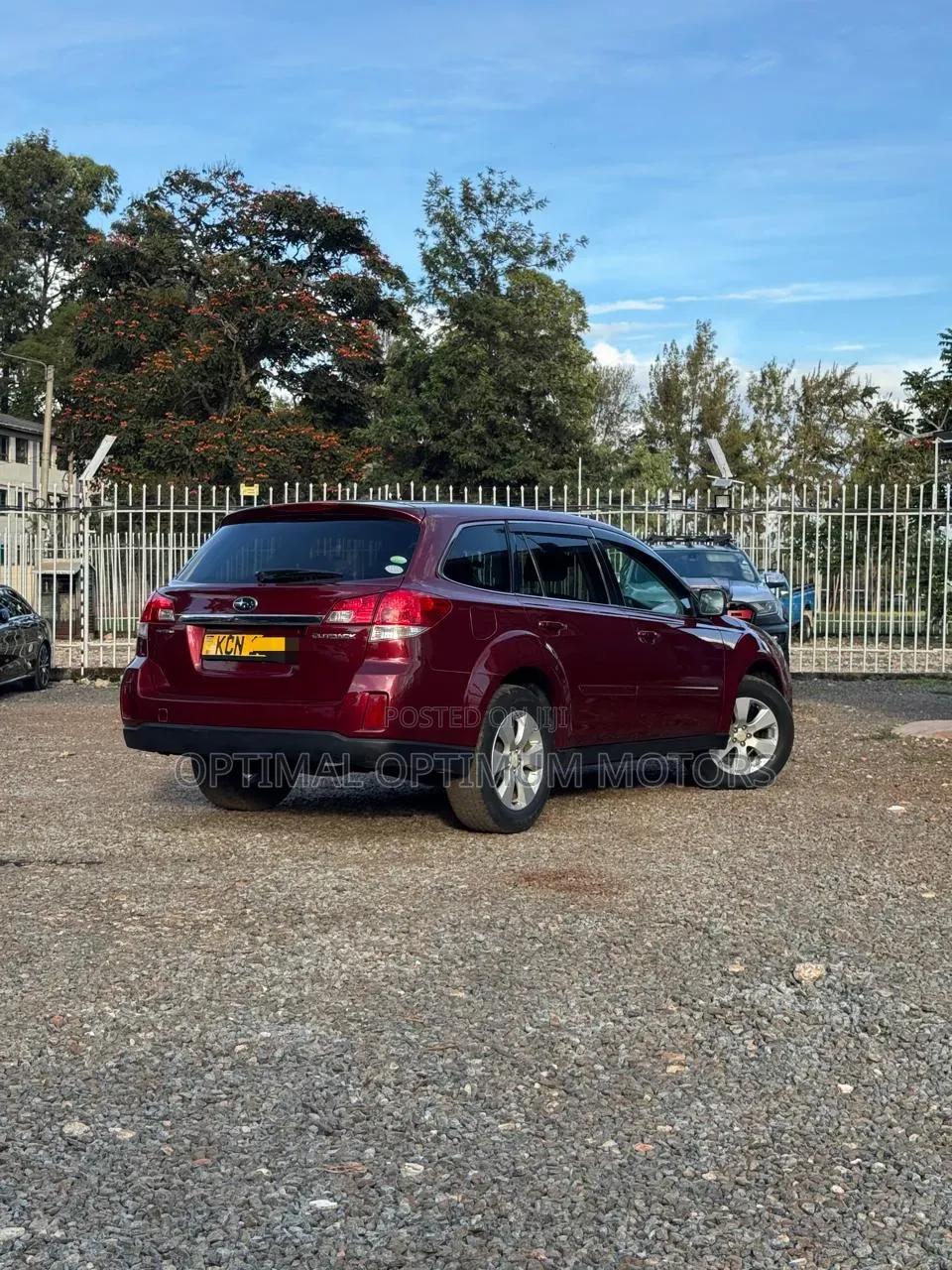 Subaru Outback 2.5i 2010 Maroon