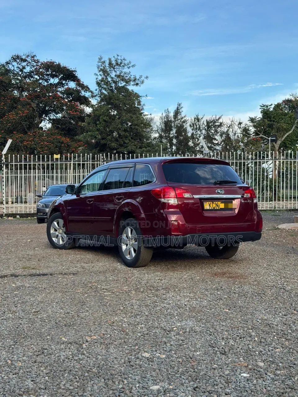Subaru Outback 2.5i 2010 Maroon