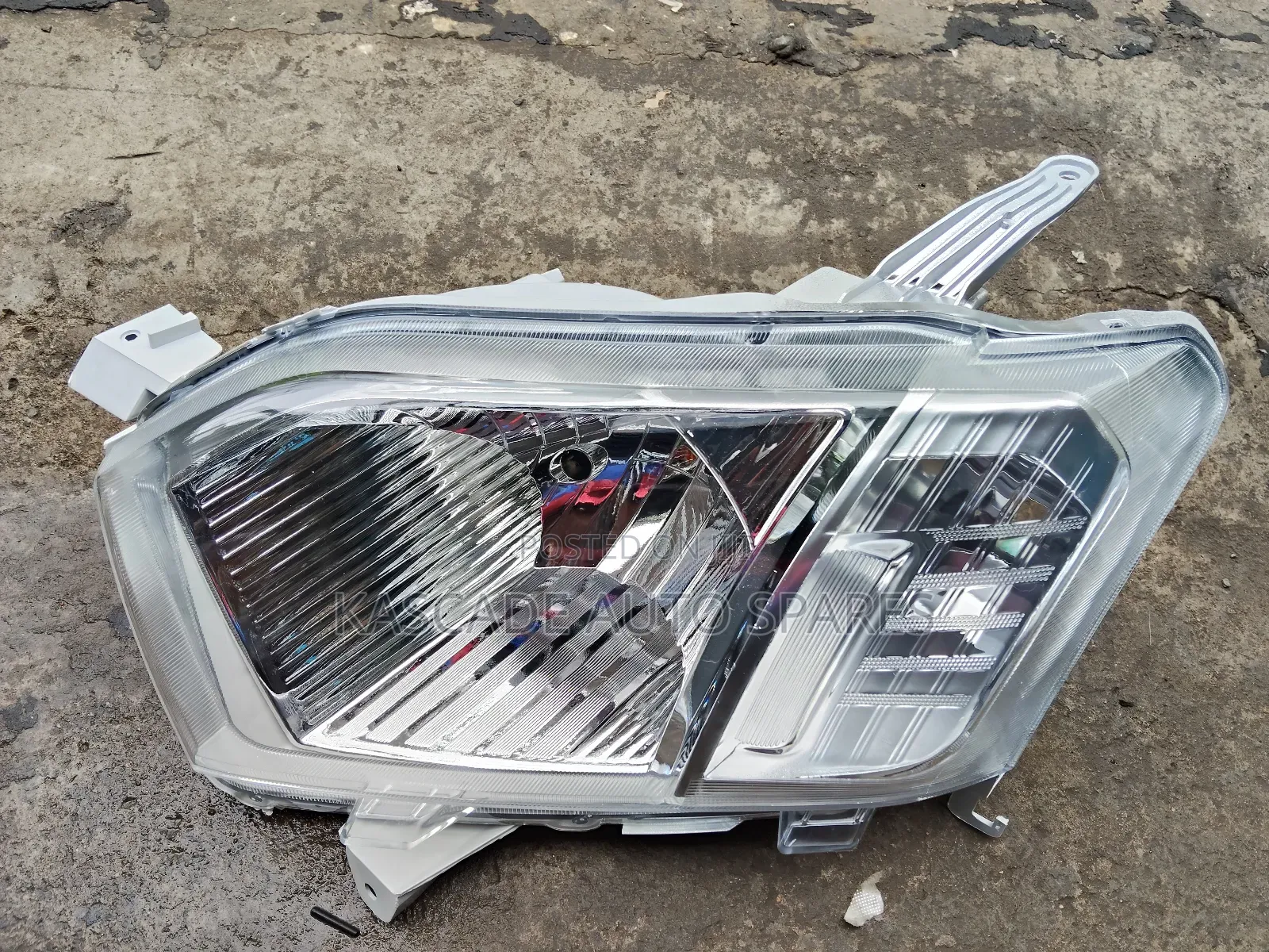 Headlight/Head Lamp Probox/Succeed New Model 2015 +
