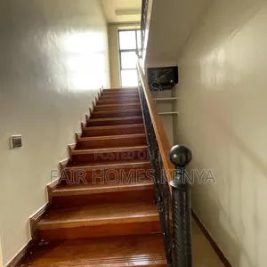 4bdrm Duplex in Riverside Drive for rent