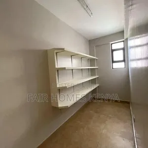 4bdrm Duplex in Riverside Drive for rent