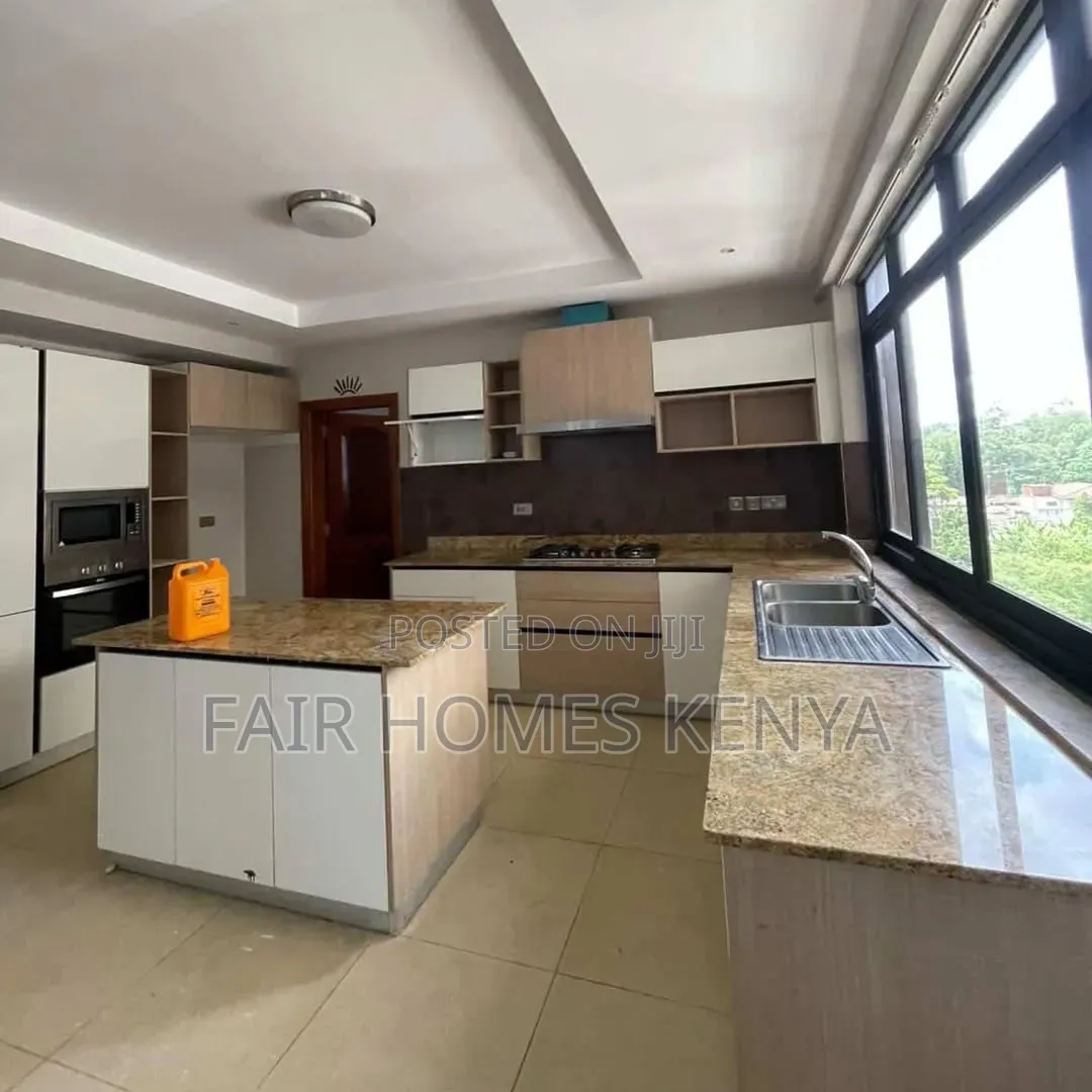 4bdrm Duplex in Riverside Drive for rent