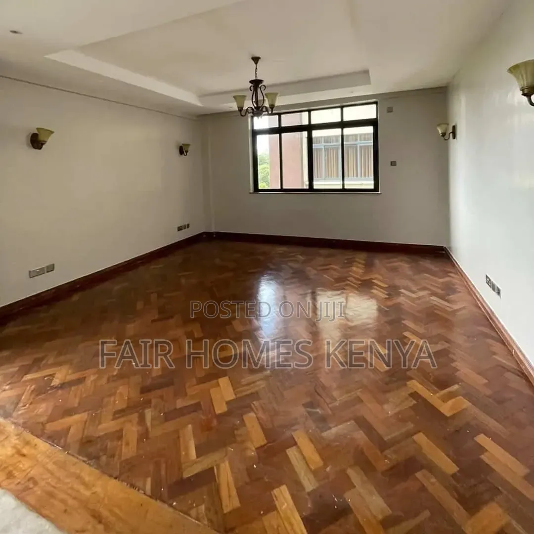4bdrm Duplex in Riverside Drive for rent