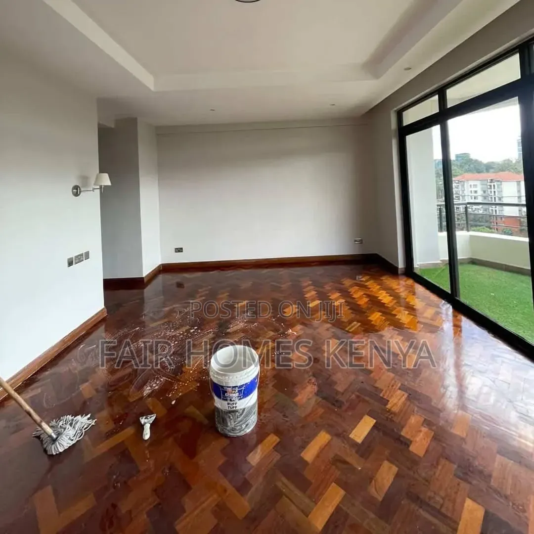 4bdrm Duplex in Riverside Drive for rent