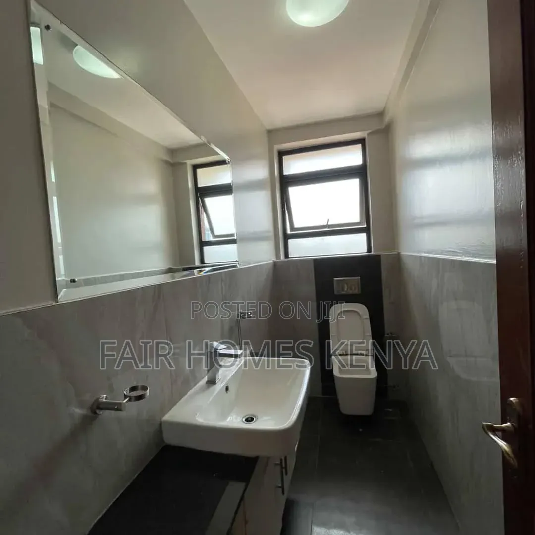 4bdrm Duplex in Riverside Drive for rent