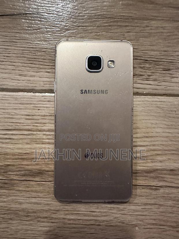 Samsung Galaxy J5 16 GB Gold