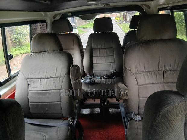 Toyota Regius 2013 White - thumbnail 9