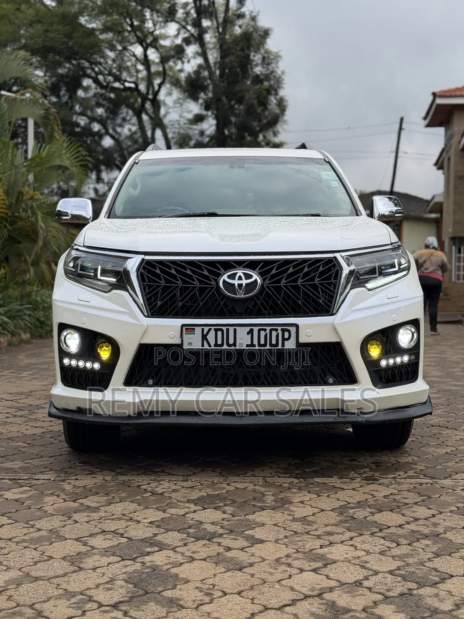 Toyota Land Cruiser Prado 2015 White