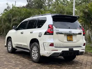 Toyota Land Cruiser Prado 2015 White