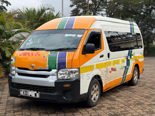 Toyota HiAce 2019 White - thumbnail 5