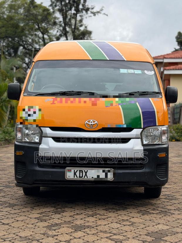Toyota HiAce 2019 White - thumbnail 2