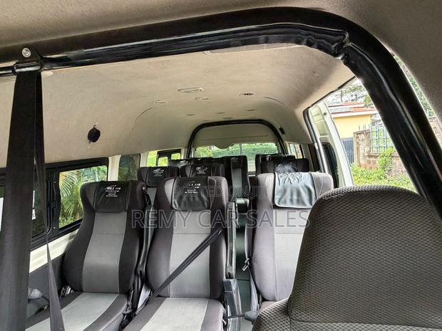 Toyota HiAce 2019 White - thumbnail 8
